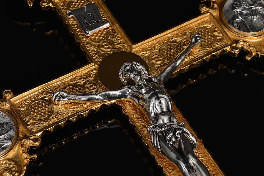 Processional crosses