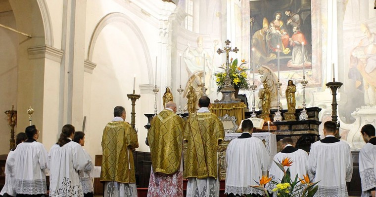 The roles of Altar Servers