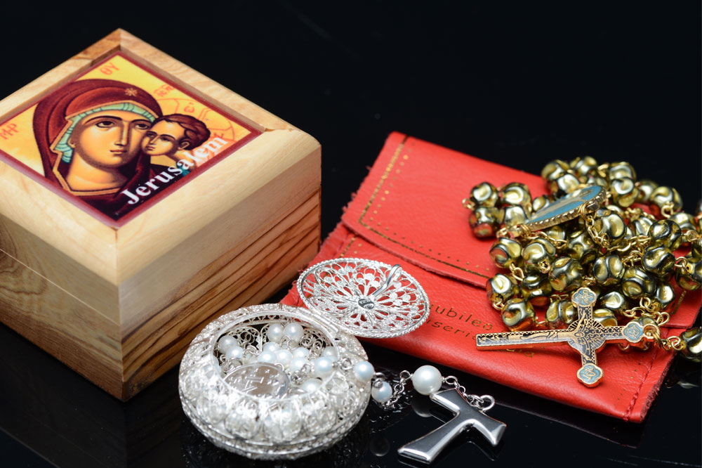 DIY Rosaries in few easy steps