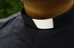 Clergy clothing: the simple elegance of the clergyman Clergy clothing
