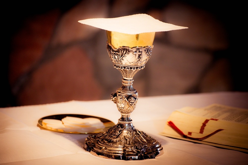The Priest Chalice: a short guide to a conscious choice