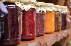 Holyart natural jams: tasty, simple and genuine
