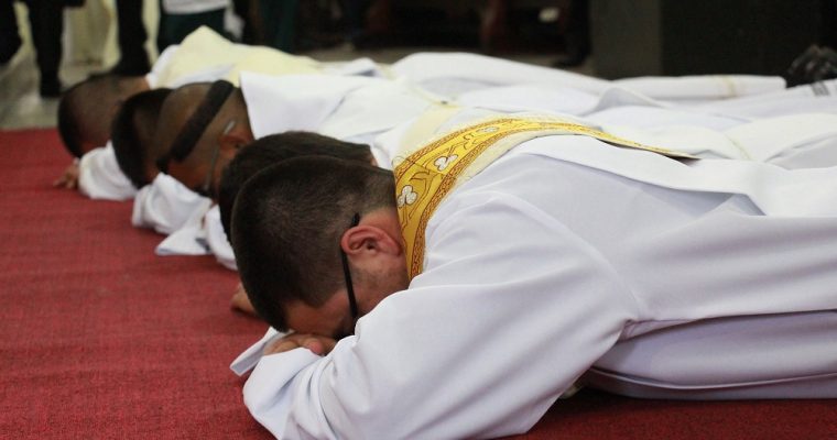 How to become a deacon: duties and education