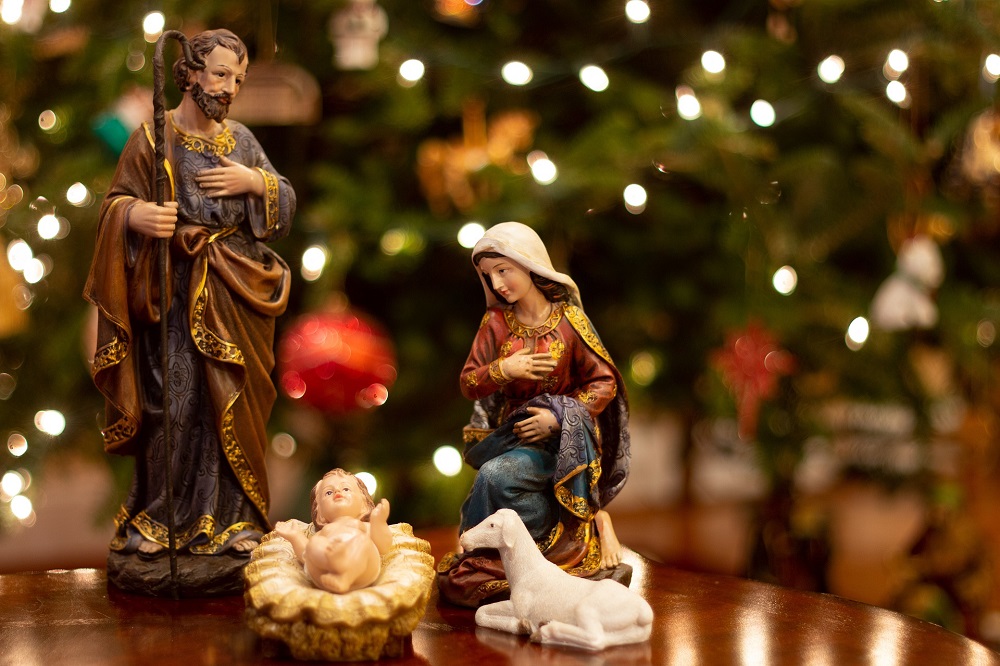 Complete crib or only trio of the Nativity