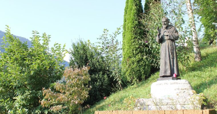 The Fragrances of Padre Pio: Between Faith and Suggestion